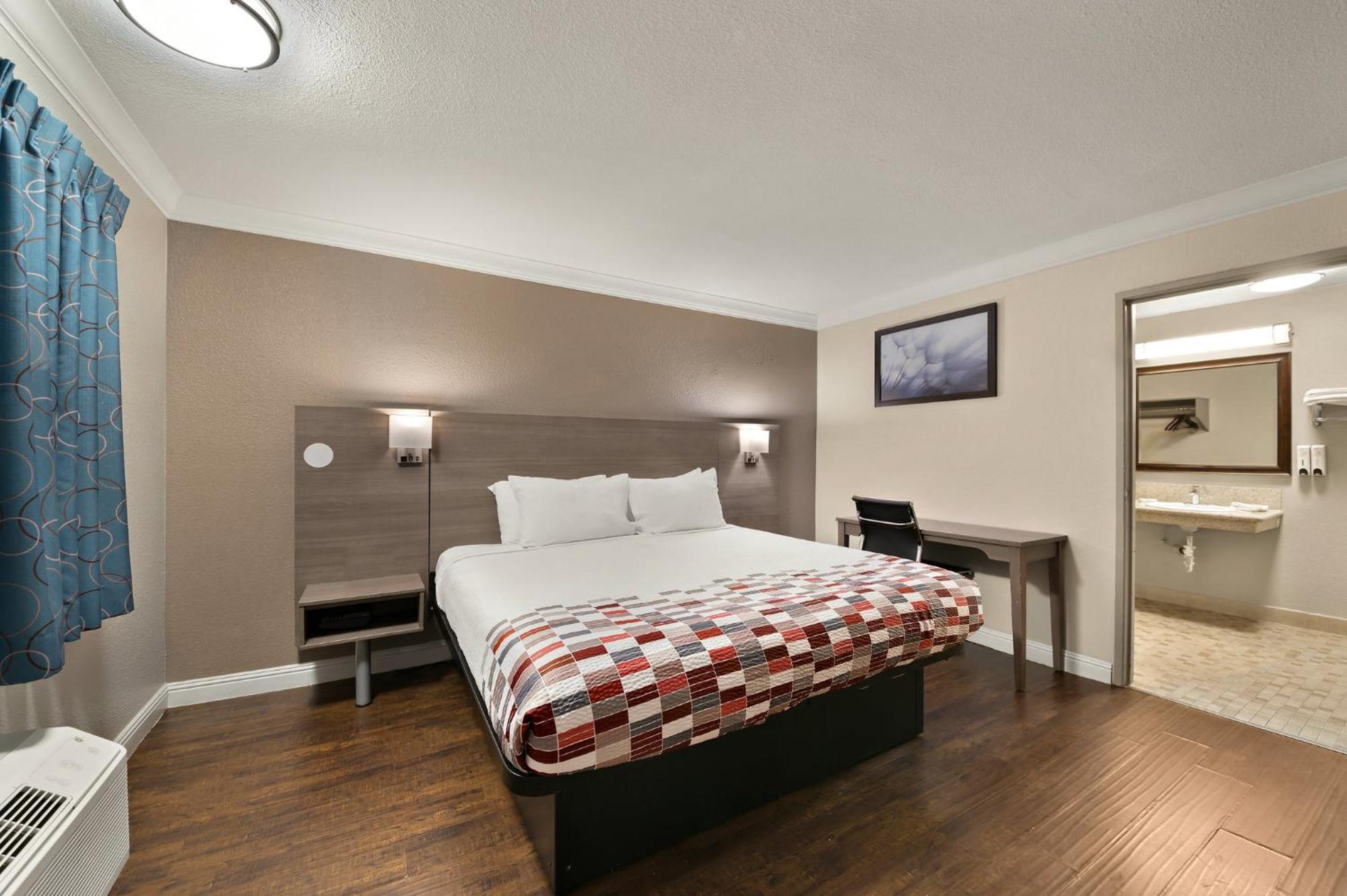 Red Roof Inn Los Angeles - Bellflower Exterior photo