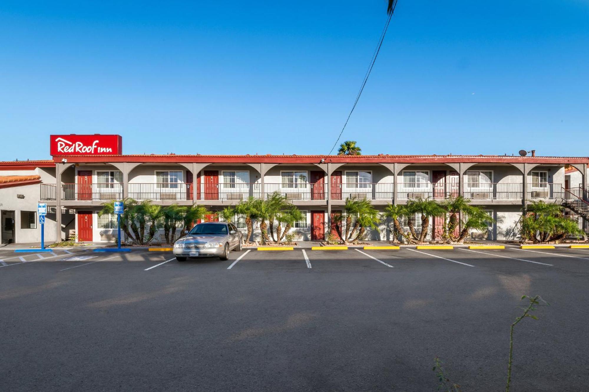 Red Roof Inn Los Angeles - Bellflower Exterior photo
