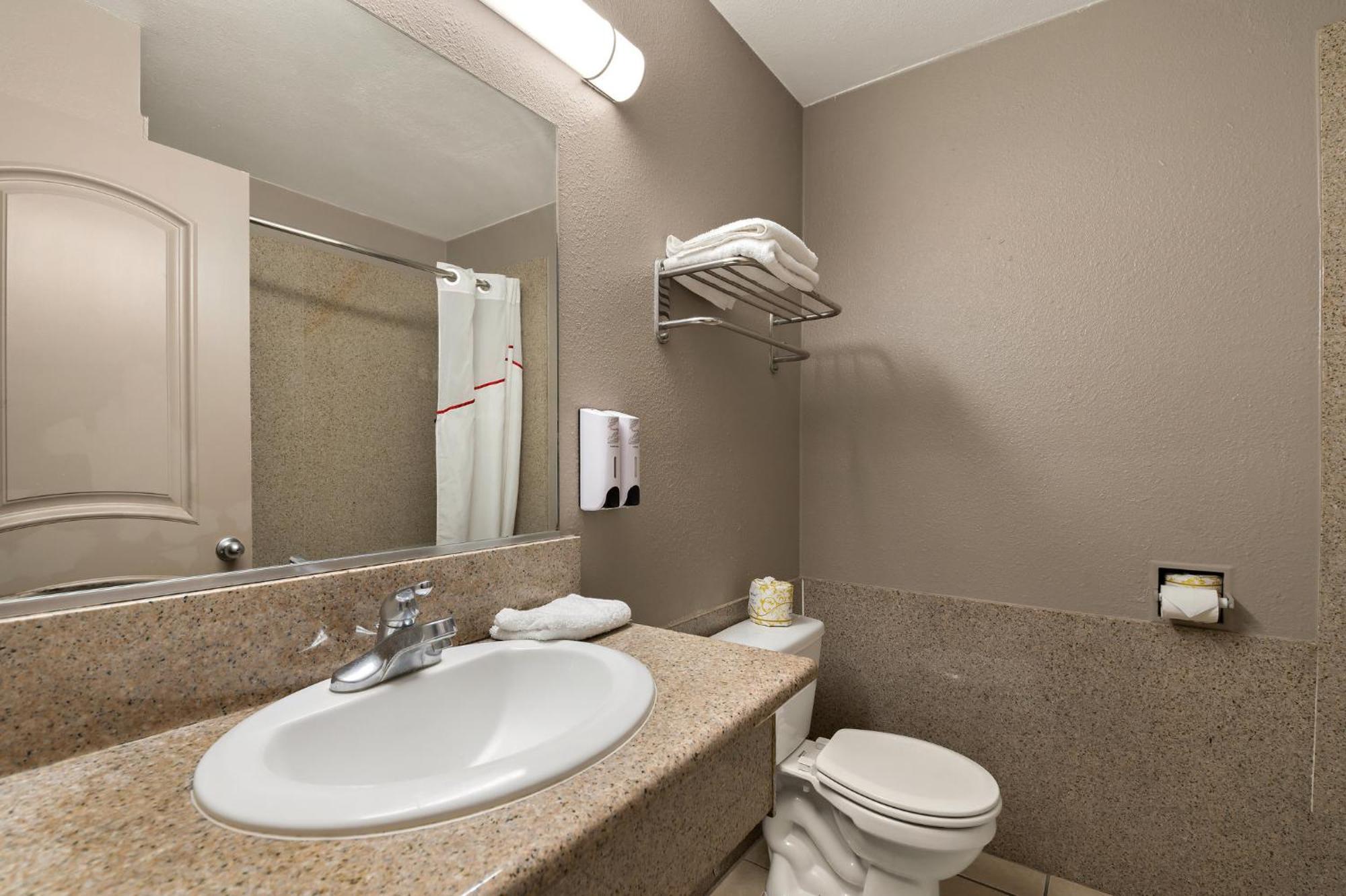 Red Roof Inn Los Angeles - Bellflower Exterior photo